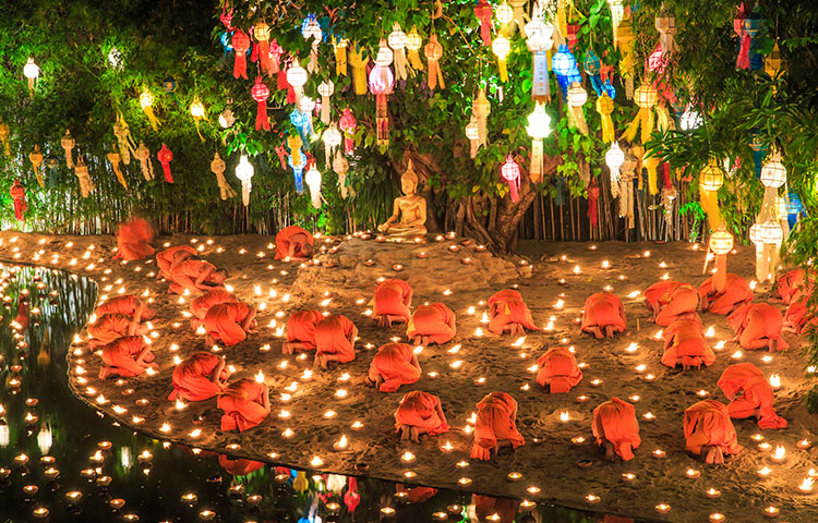 46-561-Monk doing ceremony in Chiang Mai